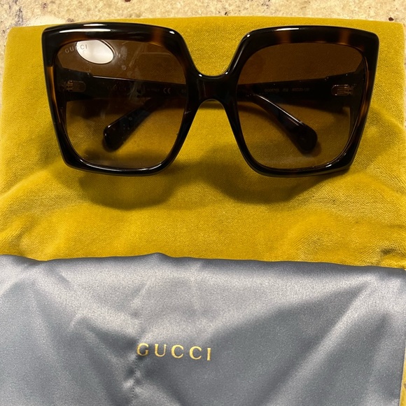 Authentic GUCCI Sunglasses large like new - Picture 3 of 5